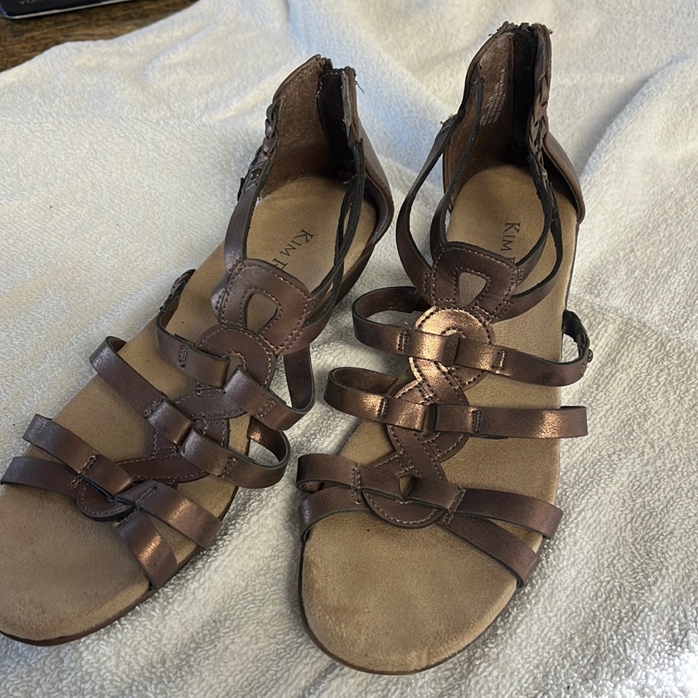 Kim Rogers size 8M copper color strap sandals. Excellent used condition